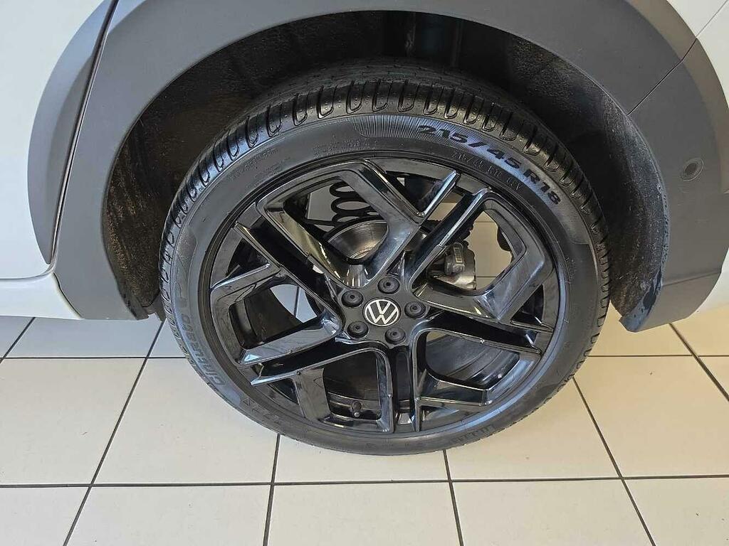 Volkswagen Taigo 1.5 Tsi 150 Black Edition Dsg RE75LRA White #5