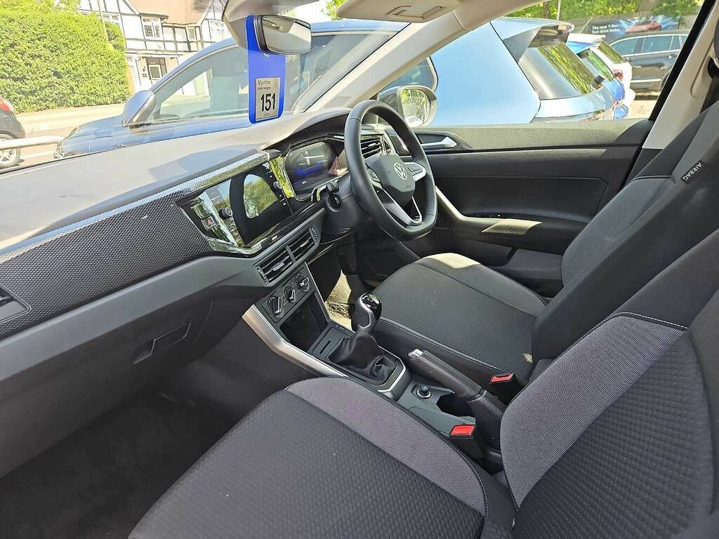 Volkswagen Taigo 1.0 Tsi Life RE75HZF Black #2