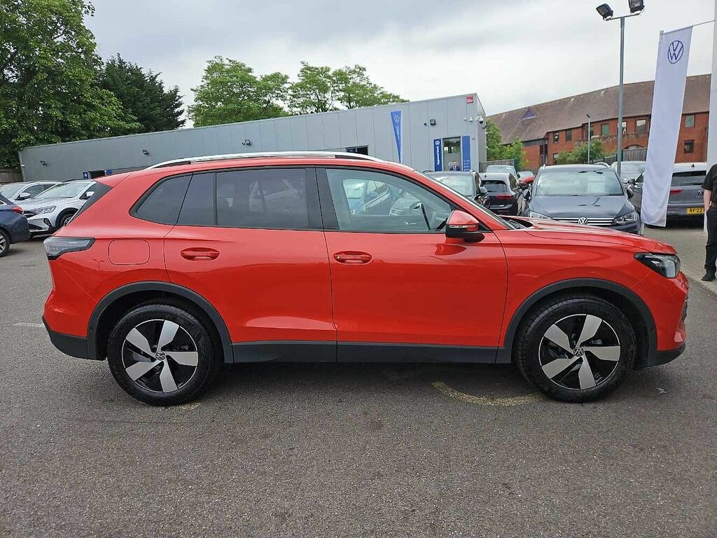 Volkswagen Tiguan 1.5 Etsi 150 Match Dsg RF75ETU Red #4