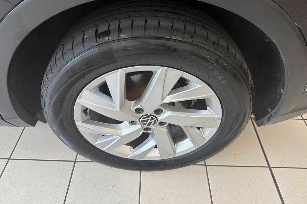 Volkswagen Tiguan 1.5 Tsi 150 Life GJ72YBN Black #5