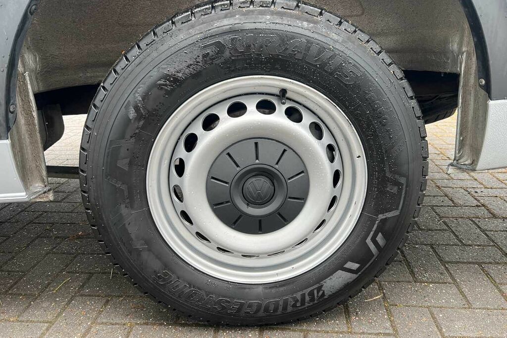Volkswagen Crafter Cr35 Panel Van Trendline Lwb 177 Ps 2.0 Tdi 8Sp Au BF23MLX Silver #5