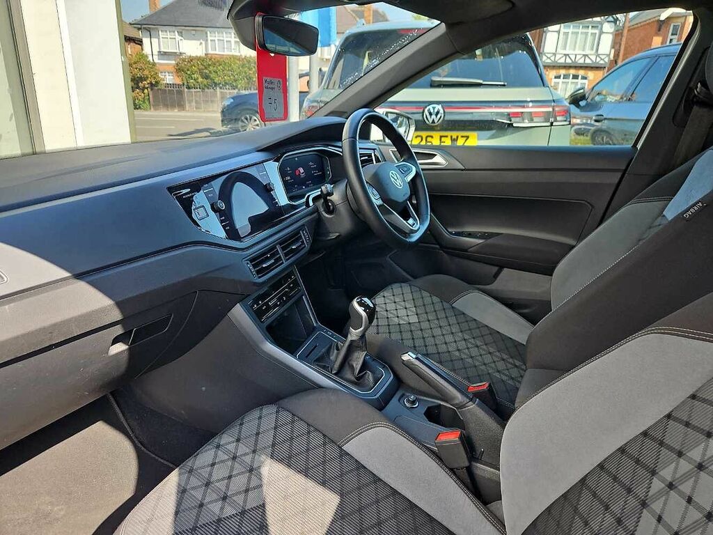 Volkswagen Polo 1.0 Tsi R-line RE24PDU White #2