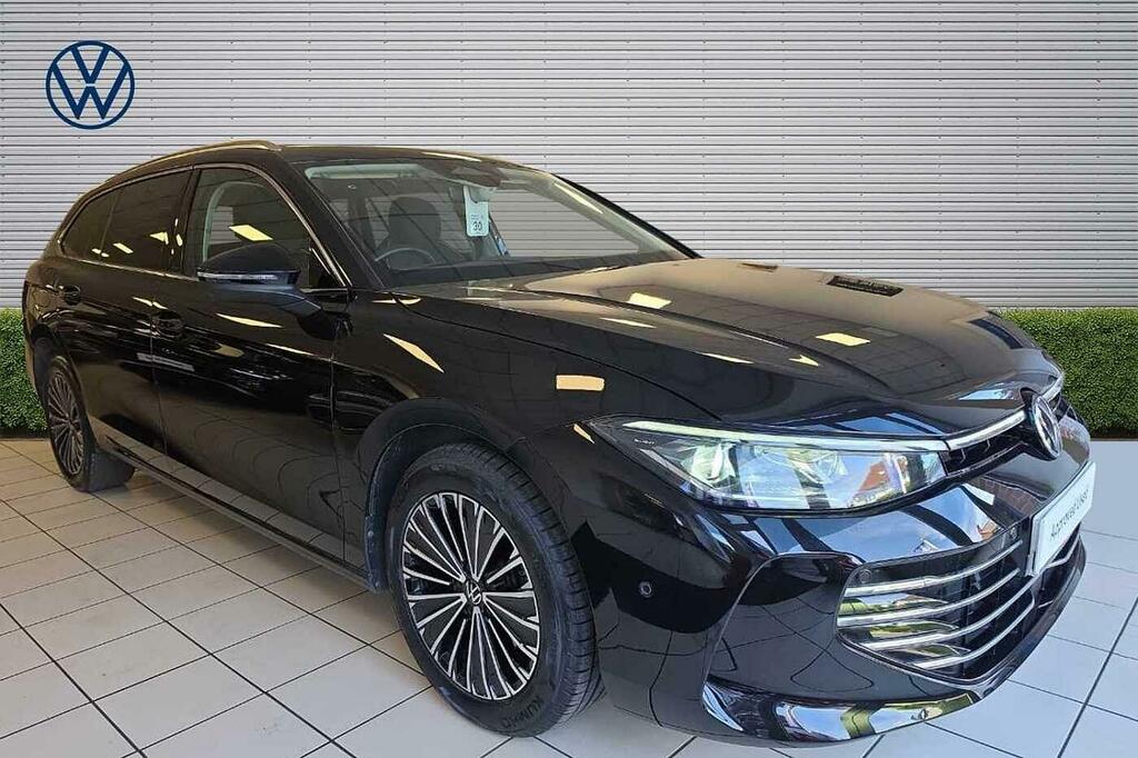 Volkswagen Passat 1.5 Etsi Elegance Dsg Black