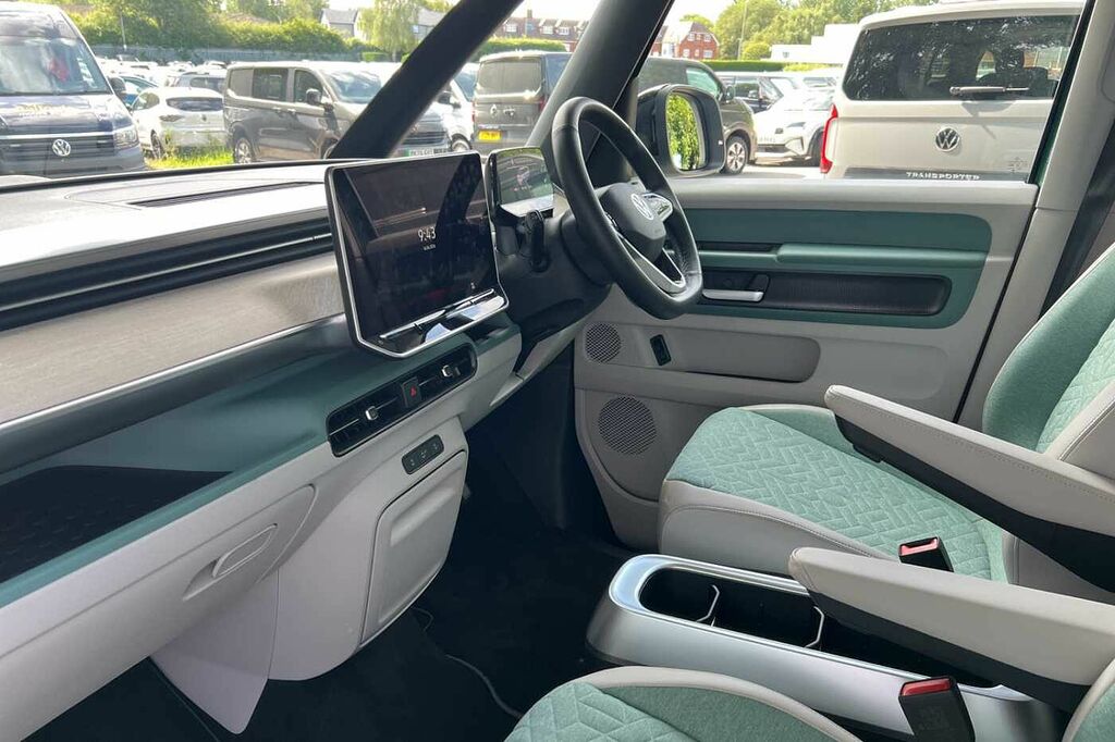 Volkswagen ID.Buzz 210Kw Style Pro 86Kwh Lwb 7 Seat Panoram Green #2