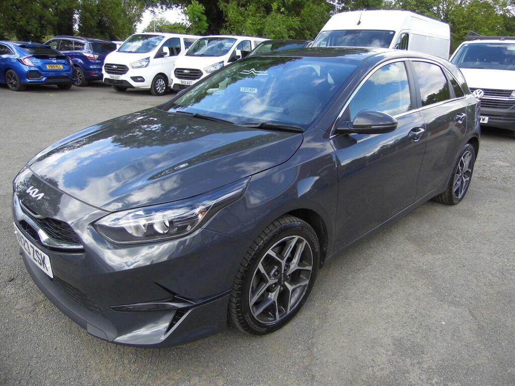Kia Ceed Hatchback 1.5 T-gdi 3 Euro 6 Ss 202323 Grey #3