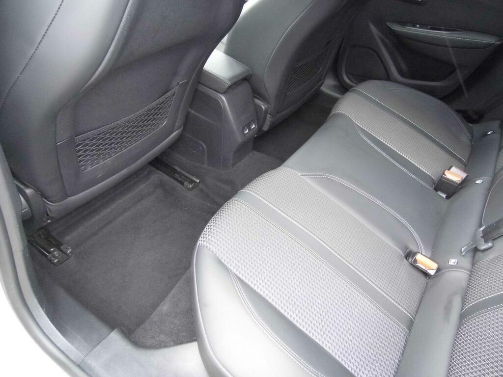 Peugeot e-208 50Kwh Gt Hatchback 7Kw Charger Yellow #15