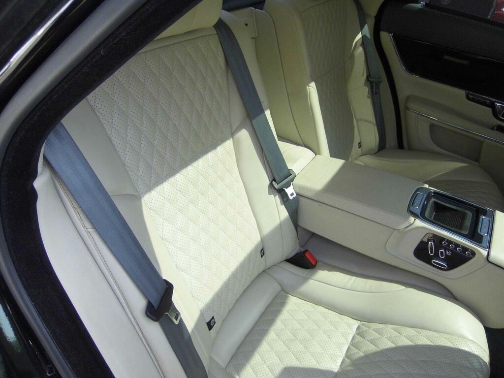 Jaguar XJ 3.0 D V6 Portfolio Silver #23