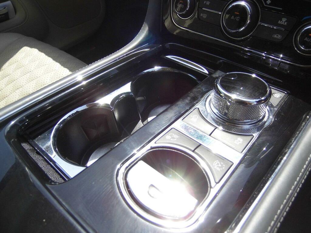 Jaguar XJ 3.0 D V6 Portfolio Silver #36
