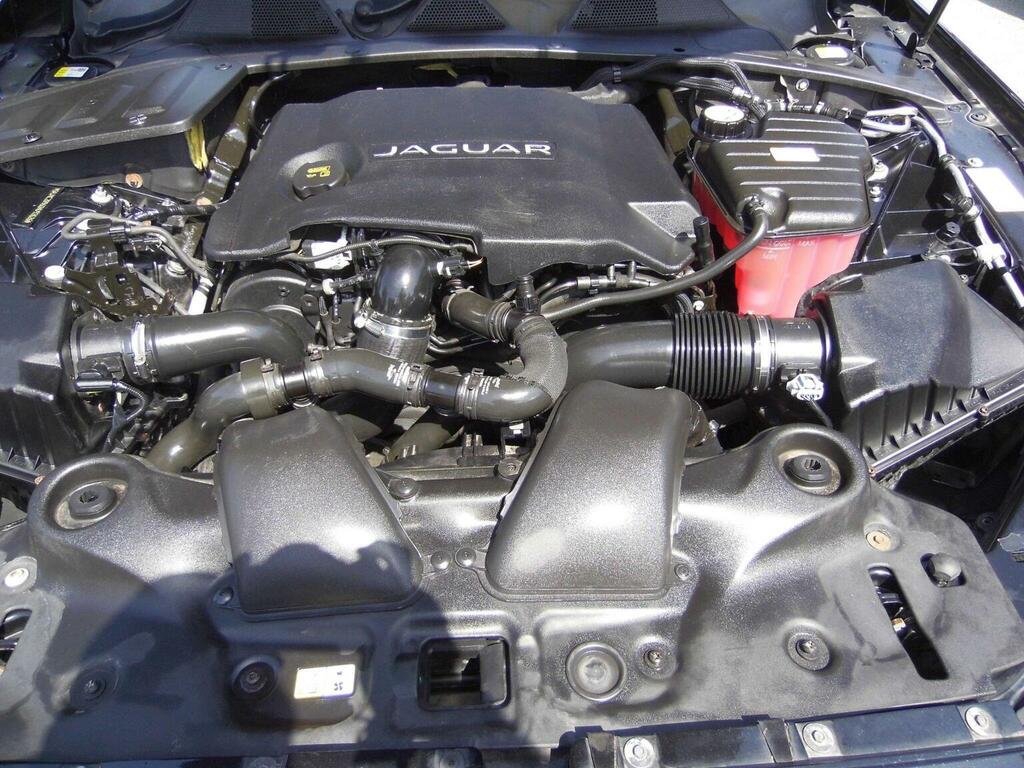 Jaguar XJ 3.0 D V6 Portfolio Silver #15