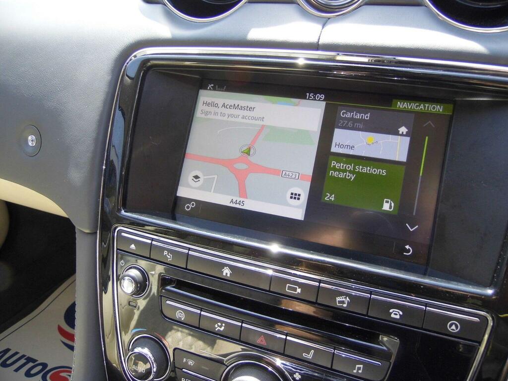 Jaguar XJ 3.0 D V6 Portfolio Silver #33