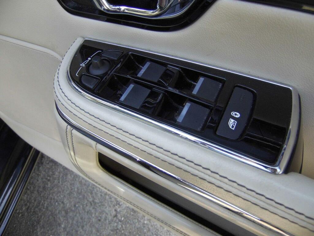 Jaguar XJ 3.0 D V6 Portfolio Silver #27