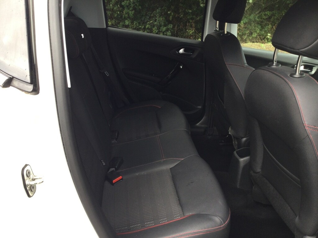 Peugeot 208 1.2 Puretech 110 Gt Line Eat6 White #6