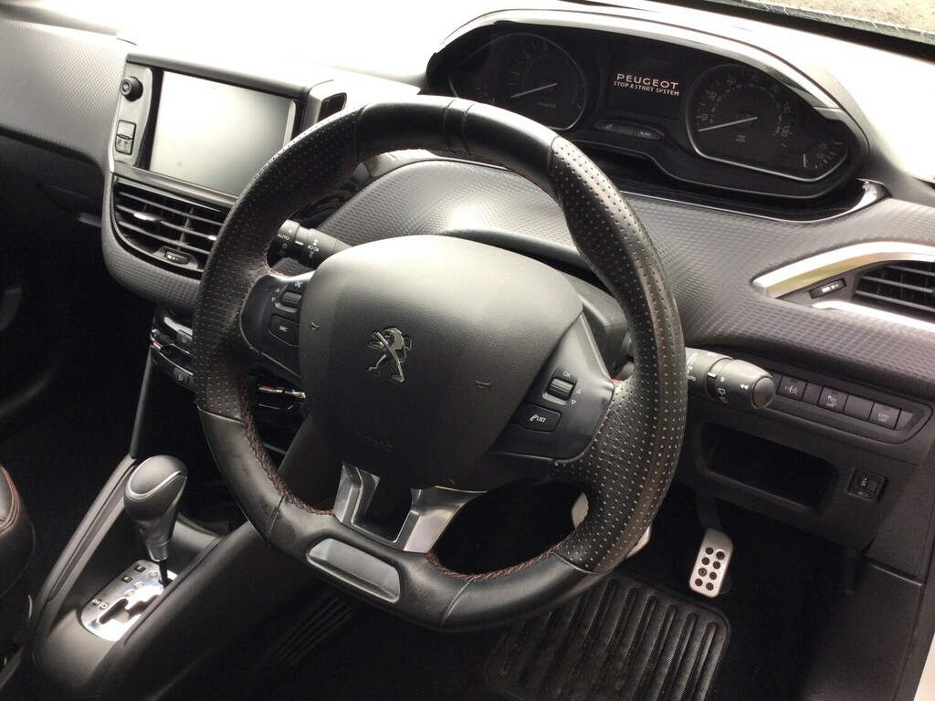 Peugeot 208 1.2 Puretech 110 Gt Line Eat6 White #3