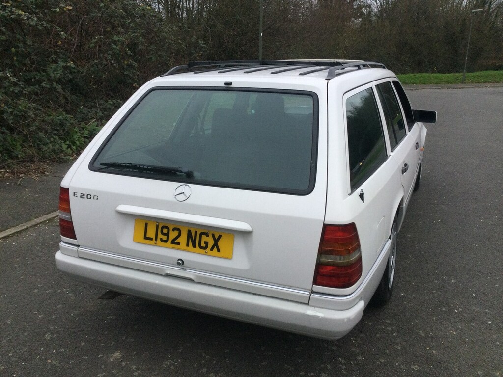 Mercedes-Benz E Class 200 Te 16V White #3