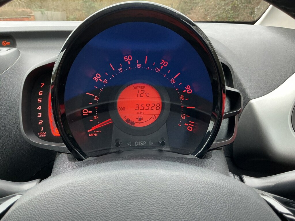 Toyota Aygo 1.0 Vvt-i X-play ML16APF Orange #6