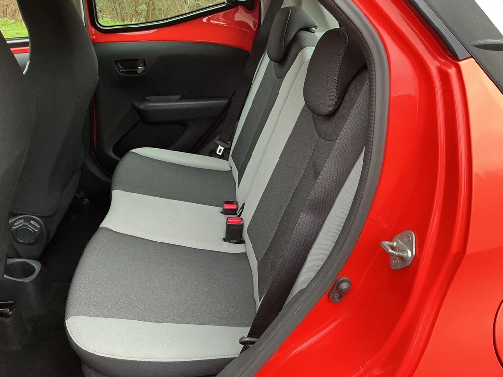 Toyota Aygo 1.0 Vvt-i X-play ML16APF Orange #5