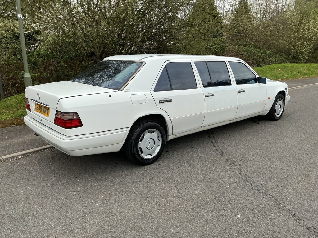 Mercedes-Benz E Class E250 D 6Dr 8 Seat L648NMY White #3