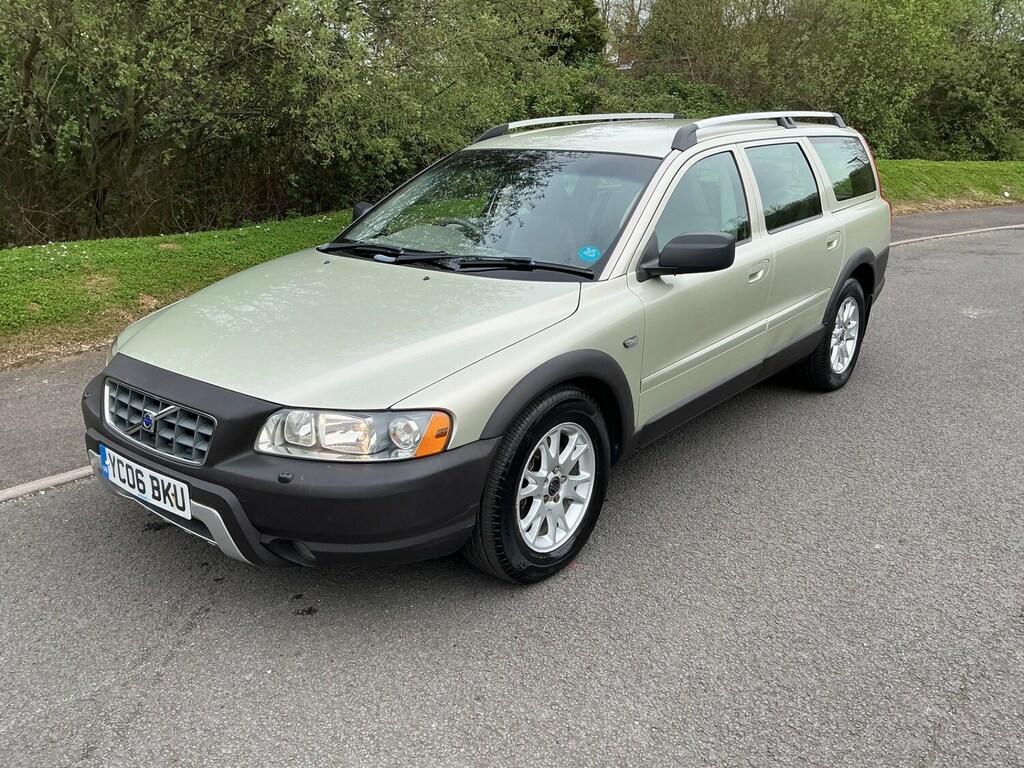 Volvo XC70 2.4 D5 Se Geartronic 185 Gold #4