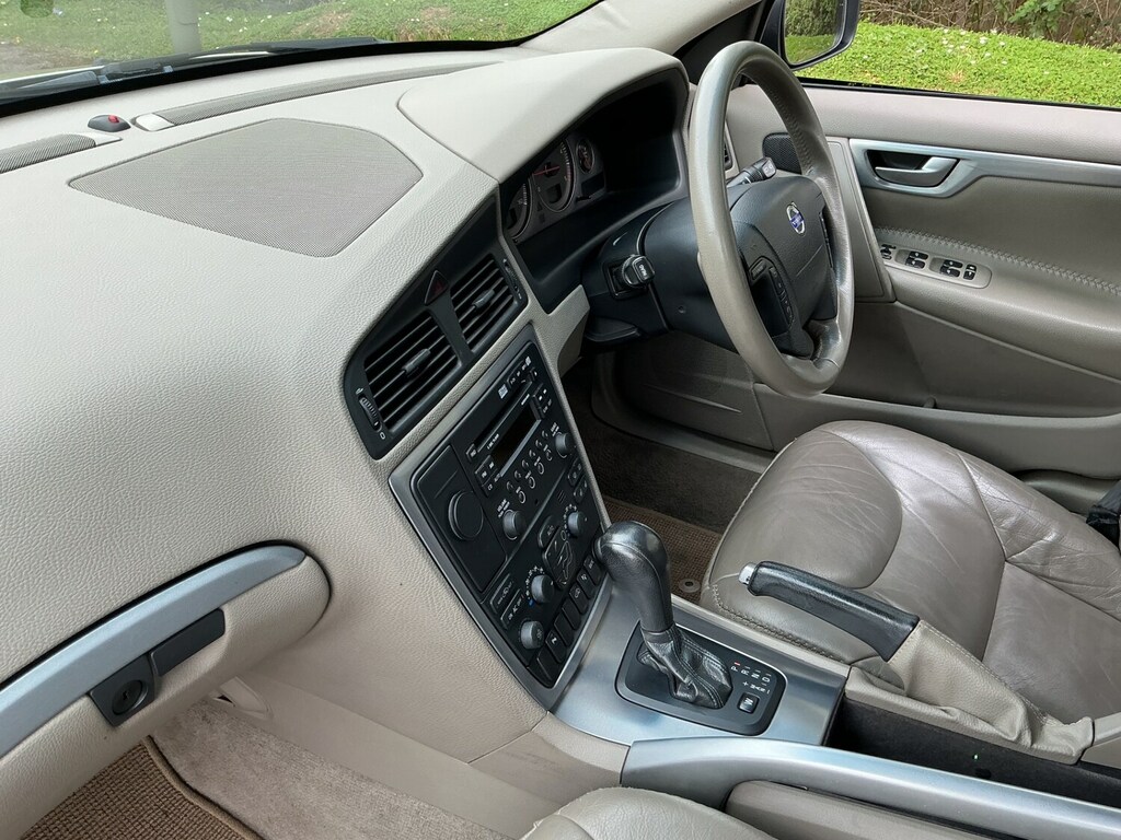 Volvo XC70  Green #10