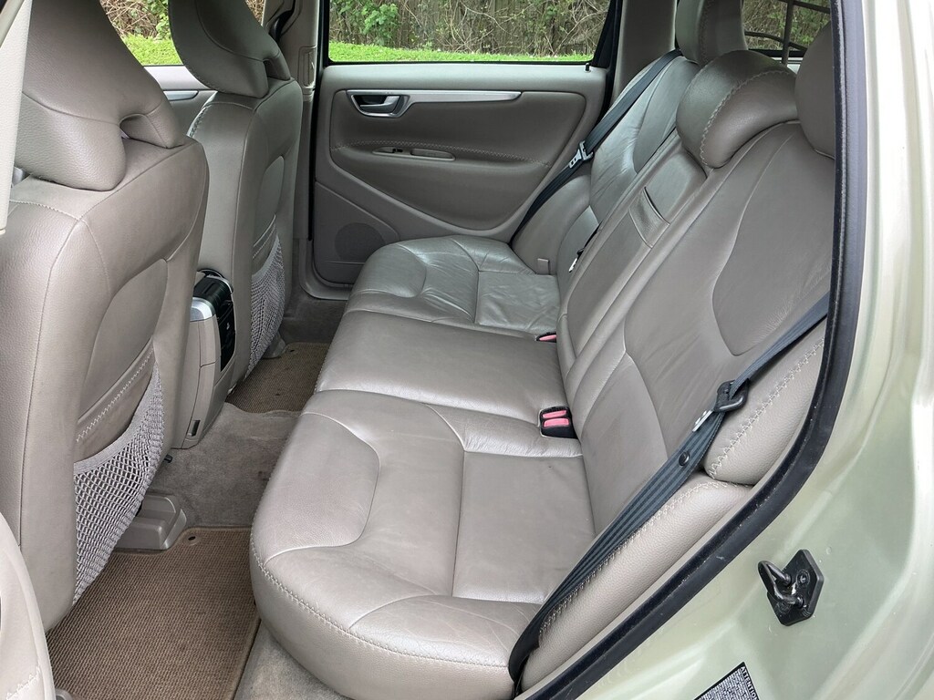 Volvo XC70 2.4 D5 Se Geartronic 185 Gold #3