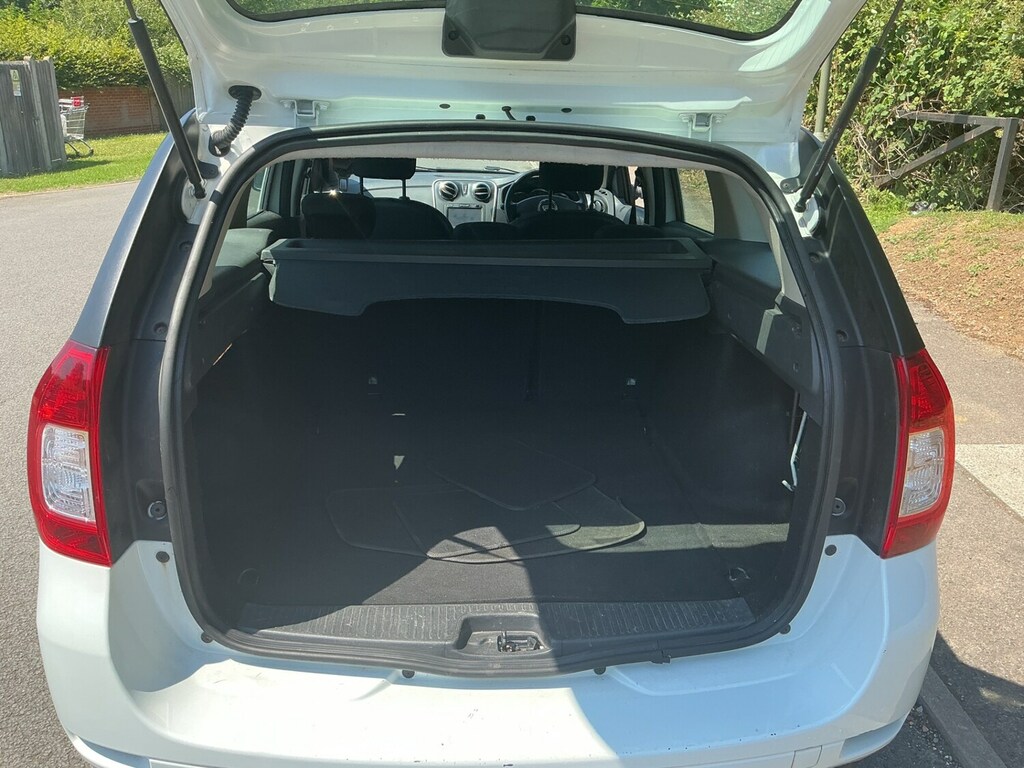 Dacia Logan Laureate Dci White #9