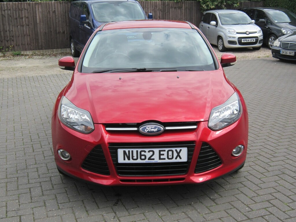 Ford Focus 1.0 125 Ecoboost Titanium Red #2