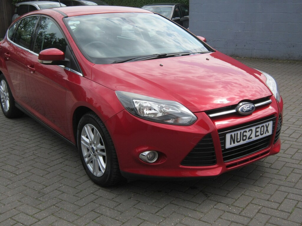 Ford Focus 1.0 125 Ecoboost Titanium Red