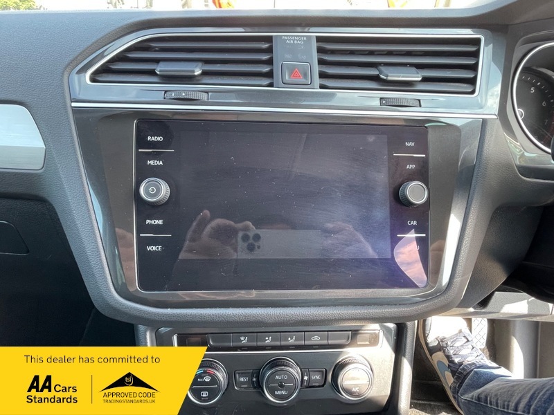 Volkswagen Tiguan 2L Se Navigation White #15