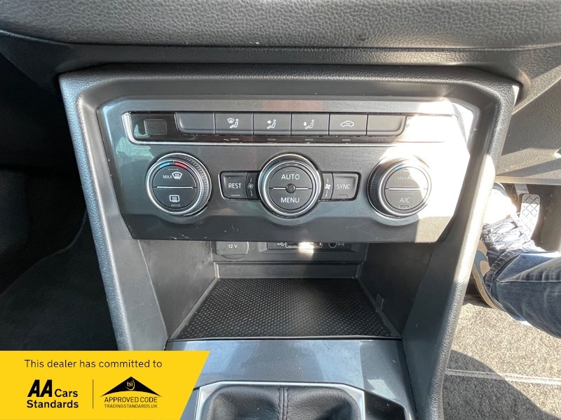 Volkswagen Tiguan 2L Se Navigation White #14