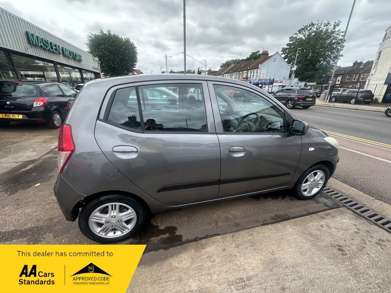Hyundai I10 Hatchback Silver #22