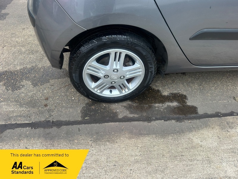 Hyundai I10 Hatchback Silver #40