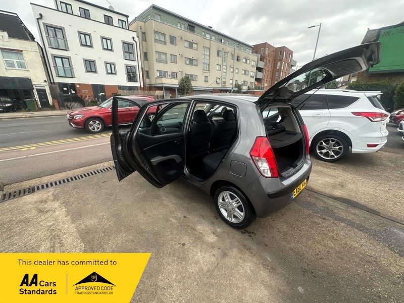Hyundai I10 Hatchback Silver #24