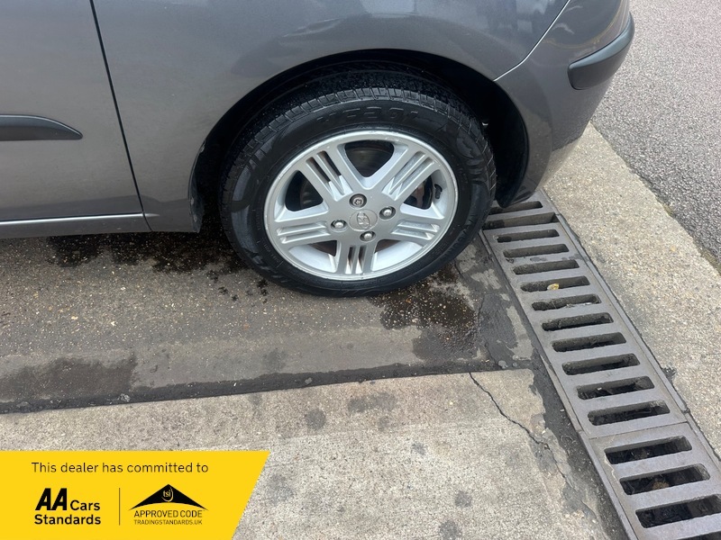 Hyundai I10 Hatchback Silver #39