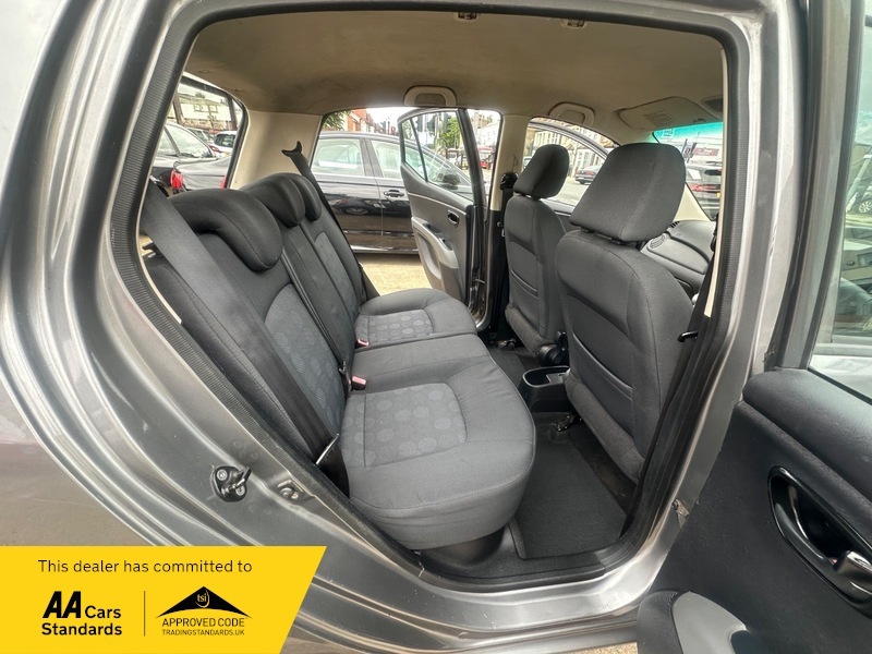Hyundai I10 Hatchback Silver #30