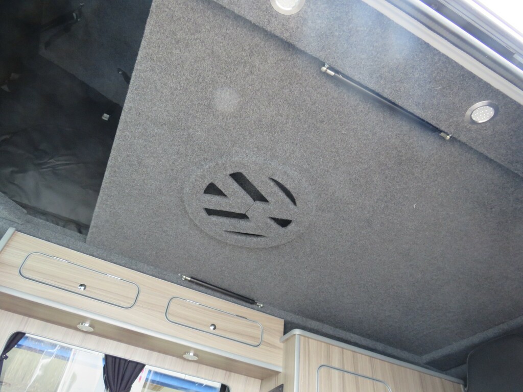 Volkswagen Campervan T6 Pop Top 4 Berth 5 Seat Belts #6