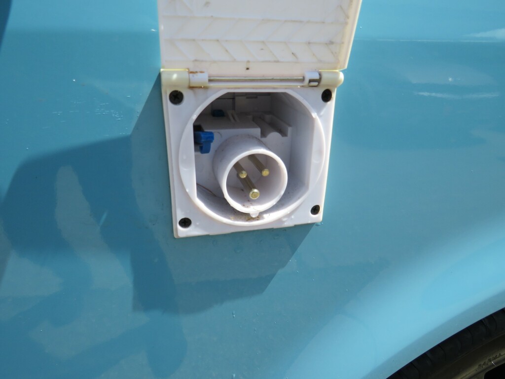 Volkswagen Campervan 2L Startline White #16