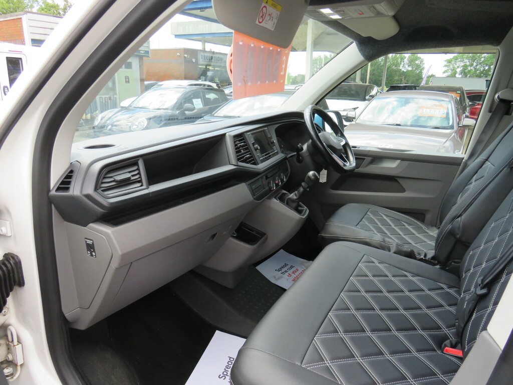 Volkswagen Campervan 2L Startline White #7