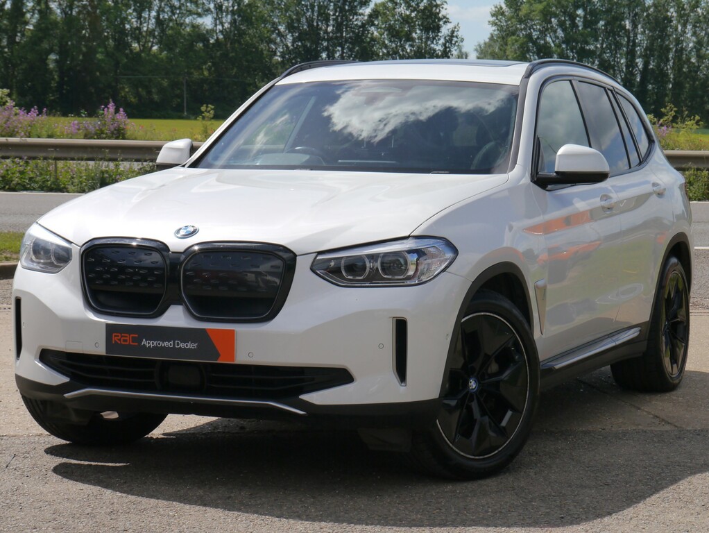 BMW iX3 Premier Edition