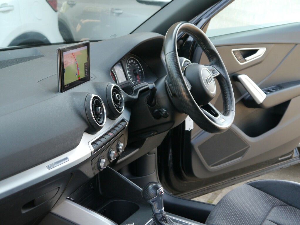 Audi Q2 Tfsi S Line Black #2