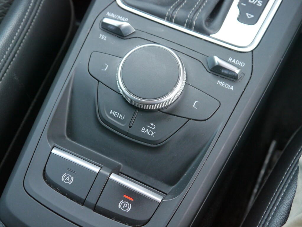 Audi Q2 Tfsi Sport 114 Black #38