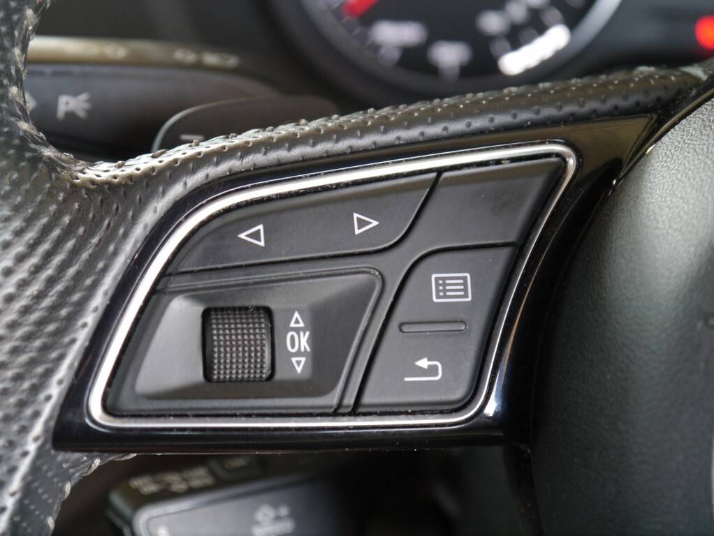 Audi Q2 Tfsi Sport 114 Black #14