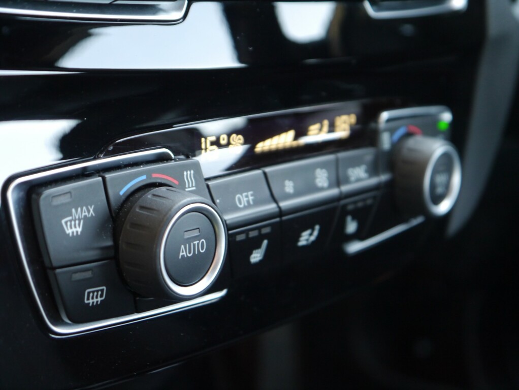 BMW X1 Sdrive18d Sport Black #22