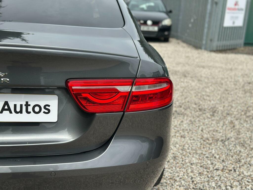 Jaguar XE 2.0 250 R-sport White #13