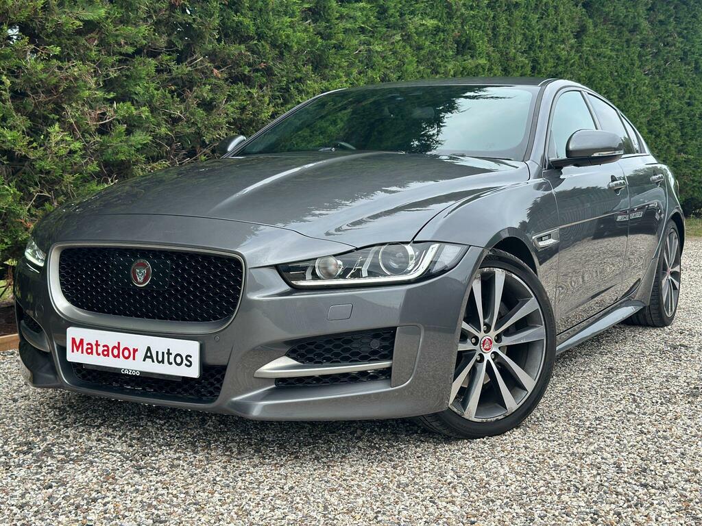 Jaguar XE 2.0 250 R-sport White #23