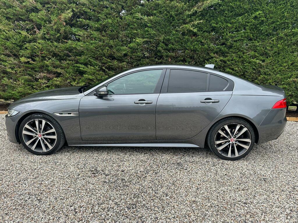 Jaguar XE 2.0 250 R-sport White #22