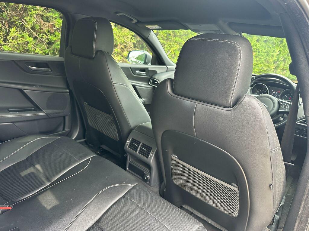 Jaguar XE 2.0 250 R-sport White #16