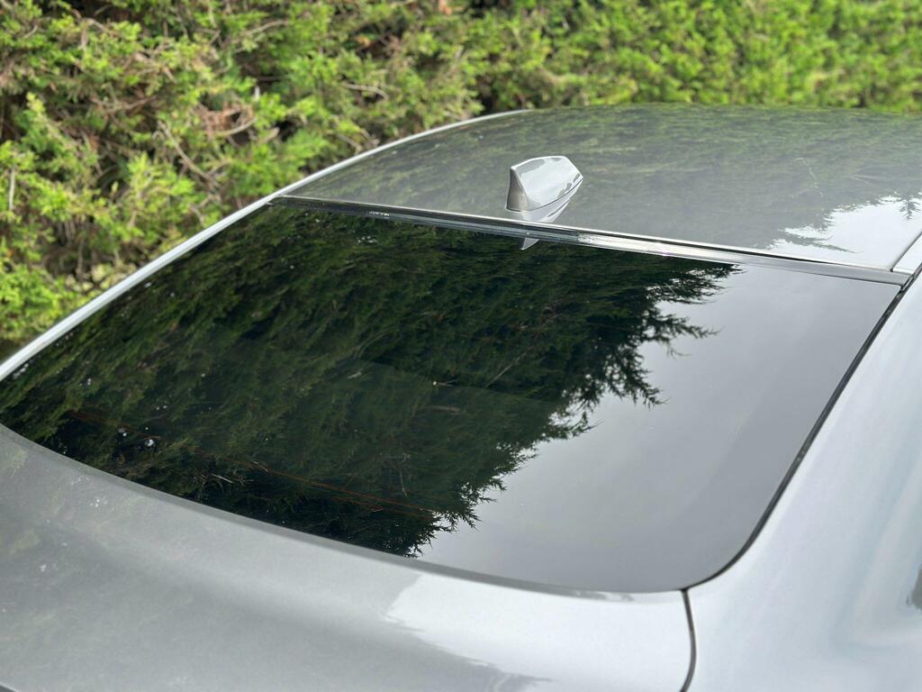Jaguar XE 2.0 250 R-sport White #15