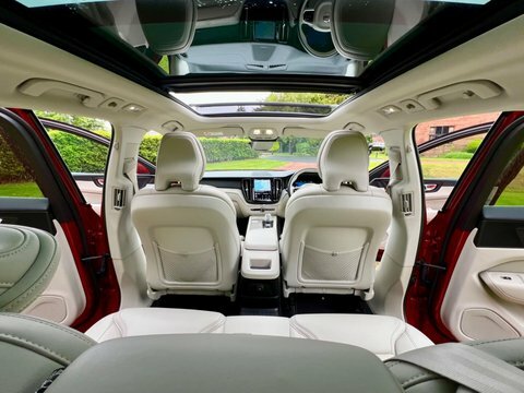 Volvo XC60 Recharge T8 Inscription YY22GOA Red #6