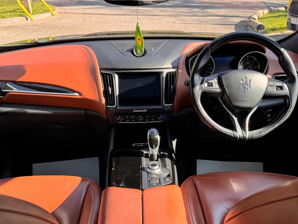 Maserati Levante 3.0L D V6 Black #3