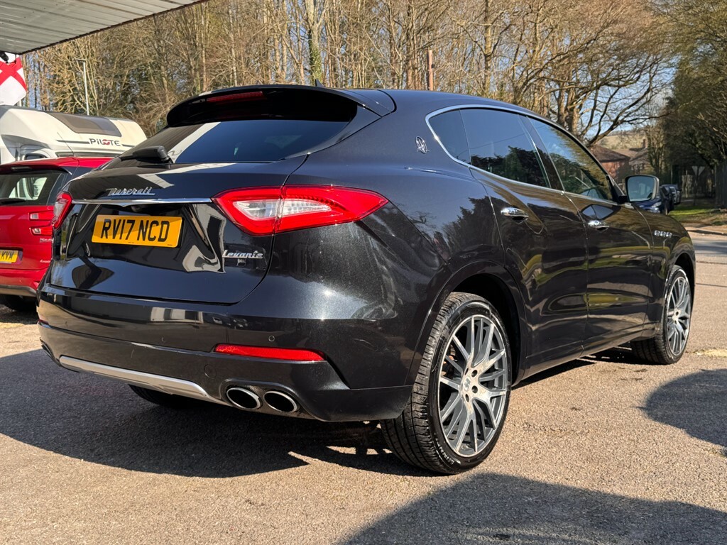 Maserati Levante 3.0L D V6 Black #4